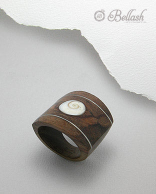 Anillo Artesanal de Madera y Concha - Wood and Shell Handmade Ring - ID: 66796329 Bellash